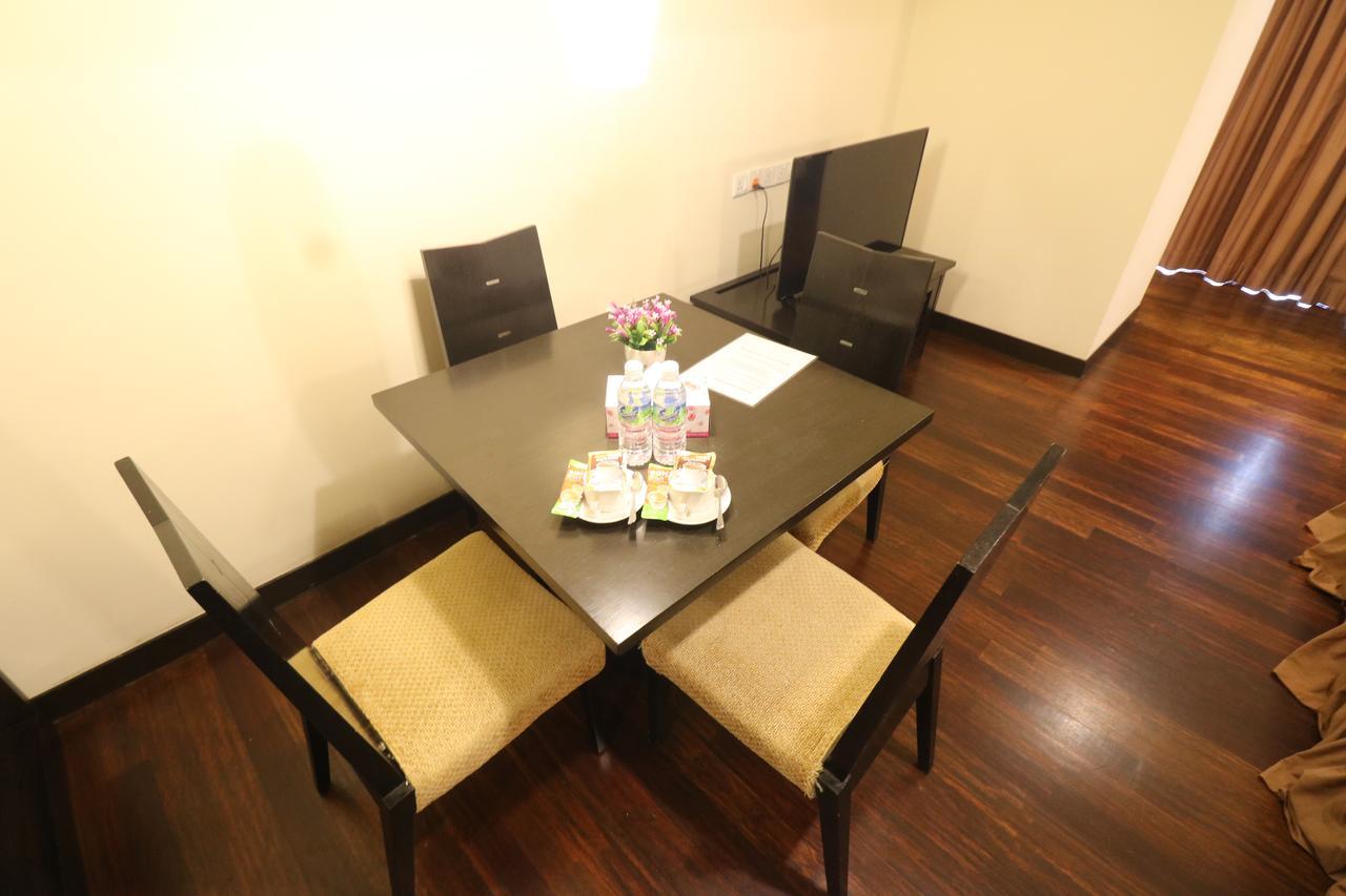 Millennium At Pyramid Tower Apartment *