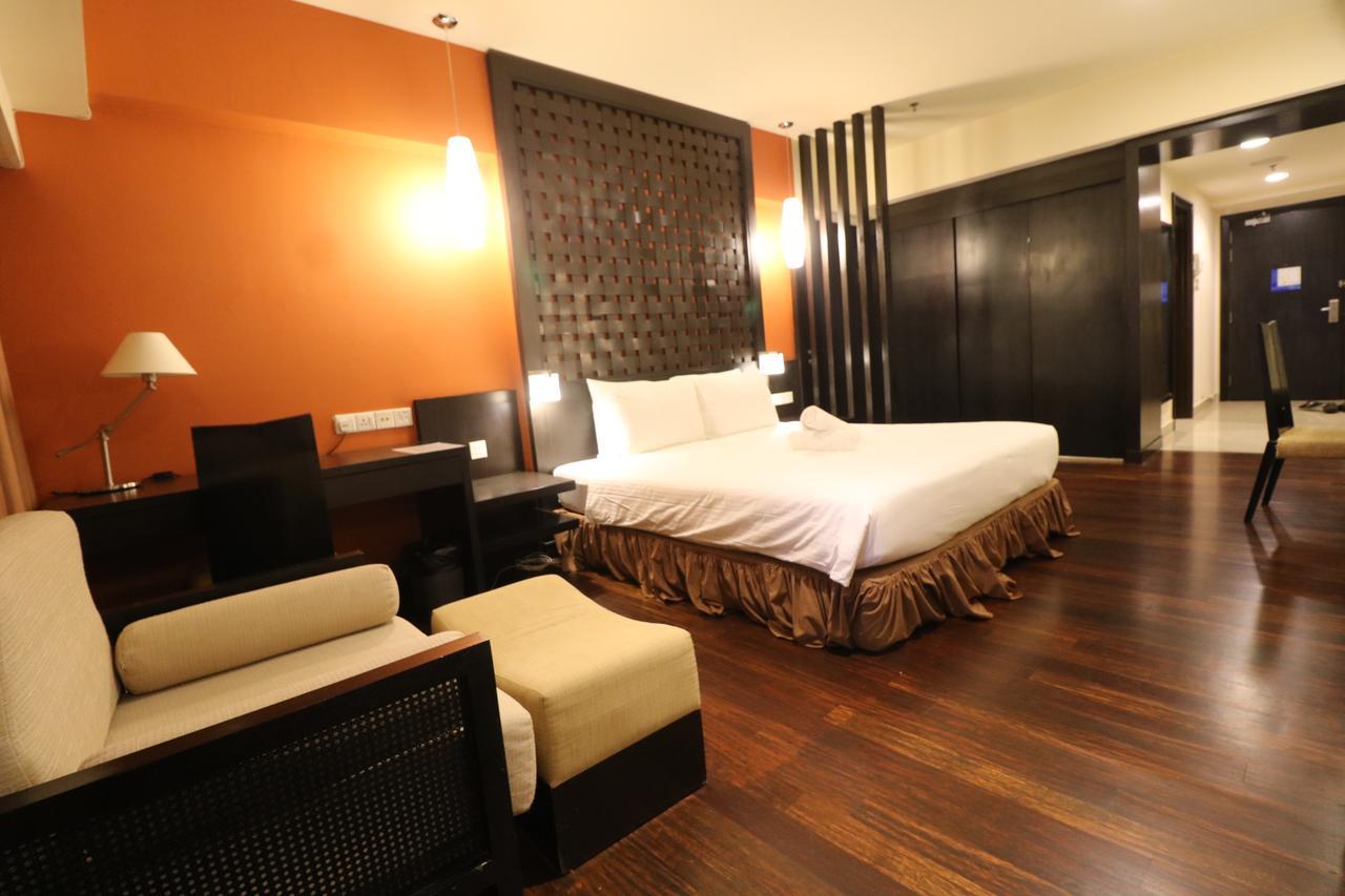Millennium At Pyramid Tower Apartment